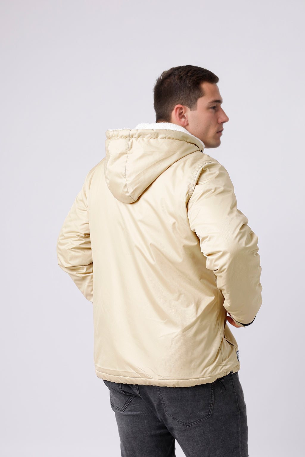 Casaca cortaviento Capucha desmontable