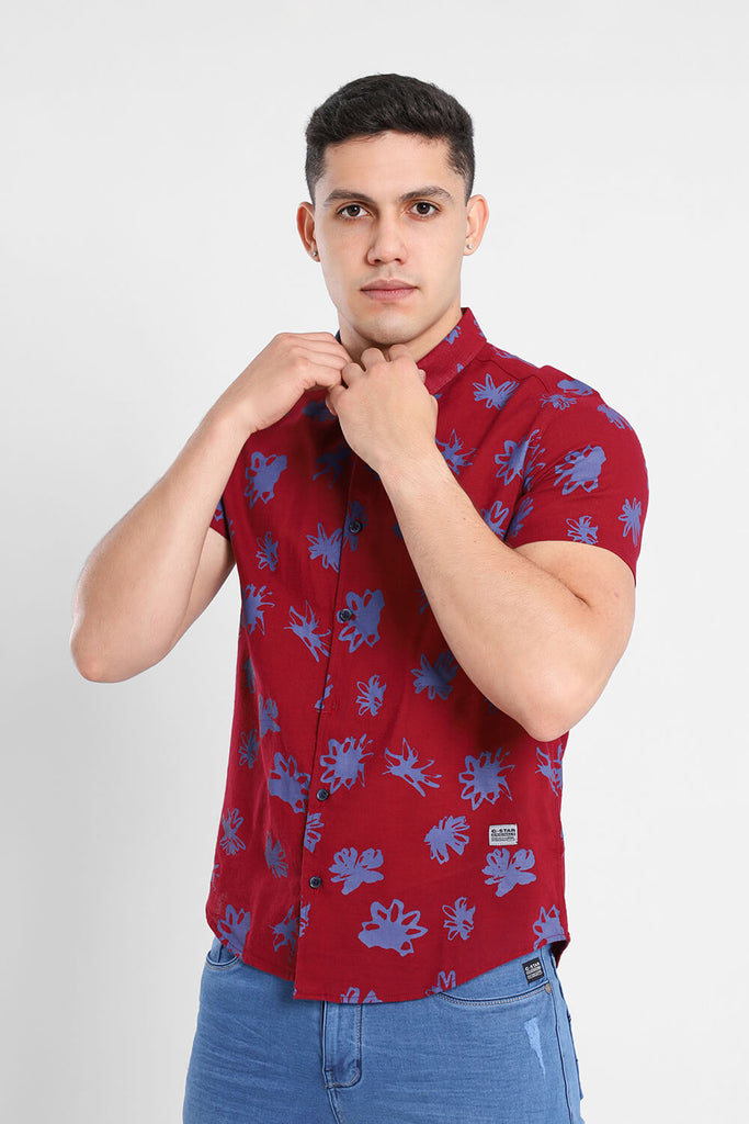 Camisa hombre guinda estampado