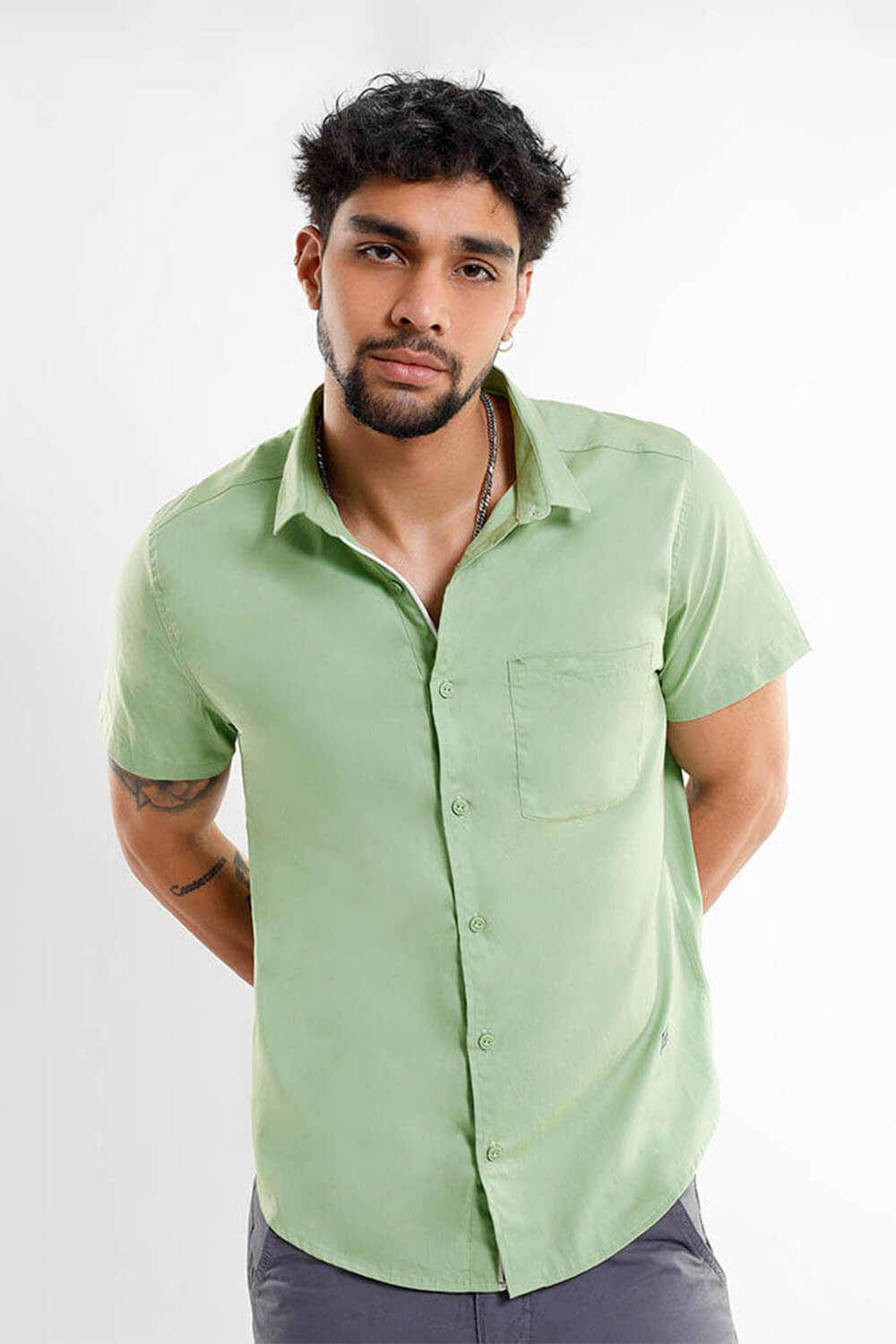 Camisa hombre verde pastel