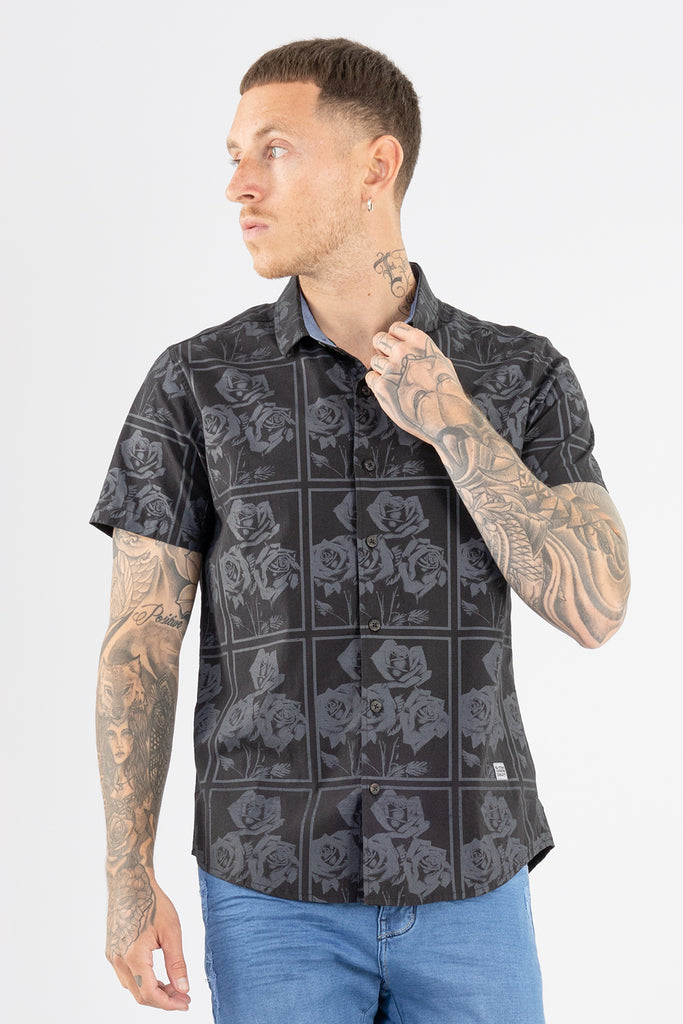 Camisa hombre negro estampado